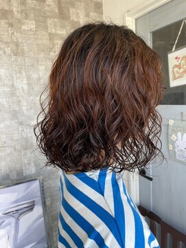 ヘアーワークス ボナ(HAIR WORKS bona.) 似合わせカット×パーマスタイル1【ベージュブラウン】