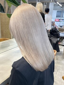 サンク 原宿 表参道(cinq) ミルクティーピンクベージュカラーブリーチカラーハイトーン原宿