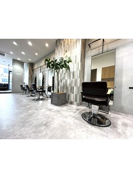 2025.6月オープン！栄を見渡す空間で達人の縮毛矯正！高い経験値のプロが素髪を診断して最適な縮毛整形!