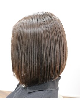 ウィスカーヘアー(whisker hair) シンプルボブ