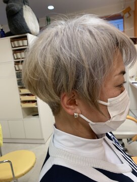 イーズ(ease) 40代ショート小顔