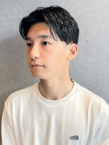 フジヤマバーバーショップ アジト(FUJIYAMA BARBER SHOP ajito) センターパート刈り上げフェード【田中美旺】b1217