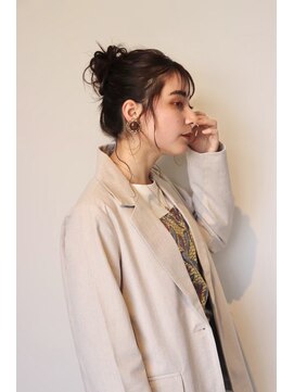 フルアヘッド(FULL A HEAD) ルーズなおだんごスタイル