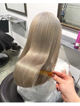 アルトラ(ALTLA) ホワイトベージュ