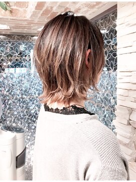 ミッシェル アフロート(michelle afloat) 30代、40代、50代☆丸みトップふんわりCカーブカット外ハネボブ