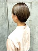耳かけショート×プラチナブロンドカラー_Y20231101/新宿