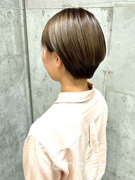 ユルリカ 新宿店(yulrica) 耳かけショート×プラチナブロンドカラー_Y20231101/新宿