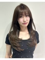 ワン バイ ジエクト(One by The Ect)&nbsp;レイヤーロング似合わせカットフルバングシルキーベージュ