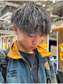 シャープなツイストスパイラル×ホワイトハイライト