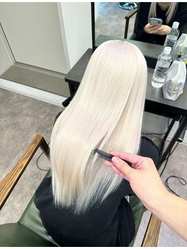 モニカ 原宿店(MONIQA) ホワイト