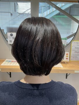 セン バイ エント(sen by emt) 艶髪レイヤーショートスタイル