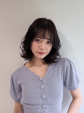 クラン 岡本(Chlan) ゆるふわパーマでくびれヘア　シースルーバング