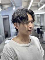 クロムトウキョウ ザ バーバー ネオン 新宿店(CHROM TOKYO the Barber ne/on)&nbsp;センターパートウルフ/ゆるスパイラルパーマ