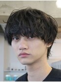 原宿メンズマッシュウルフ無造作シャドウパーマツーブロック黒髪