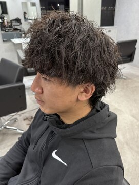 MEN’S HAIR/サーフカール/刈り上げセンターパート/新田