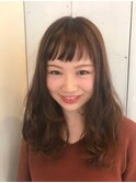 20代から30代の女性におすすめのミディアムロング