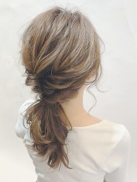 コルソ バイ ケーツー(CORSO by k-two) 【CORSO by k-two西宮北口】大人可愛いローポニーアレンジ