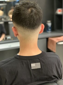 フランクスバーバー アンド ビアークラブ(FRANK'S BARBER and BEER CLUB) ワイルドツーブロックテクノスキンフェードカット