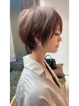 ミィ 浦和(mee) 【mee.】モカブラウン　大人可愛い小顔ショート