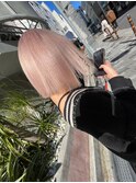 ピンクベージュ