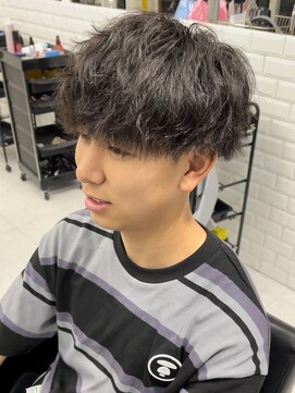 アーリー(Ali'i) ソフトツイストパーマツーブロックマッシュ