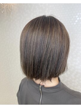 ヘアーアンドメイク ドレス(DRESS) ボブスタイルハイライトカラー