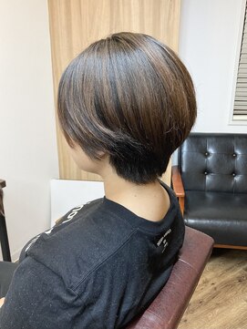 ベッカ(Becca) ヘアドネーションカット