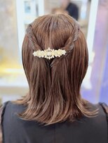 アトリエビューティーアミュ(atelier beauty AmU) 結婚式二次会パーティーお呼ばれねじりハーフツイン