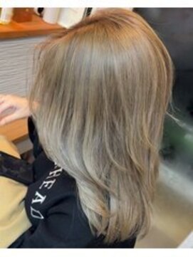 ブルーアンドカンパニー(BLUE&Co.) ミルクティーカラー