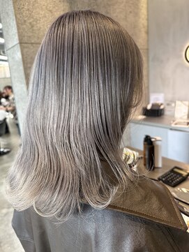 メルバイレガロ 水戸(mer by REGALO) ペールシルバー