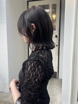 フランチェスカ(Francesca) くびれボブ/レイヤーボブ/切りっぱなしボブ/オリーブグレー