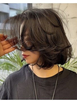 ヌエン 渋谷(NU/EN) 海外風重めlayered BOB/バタフライカット