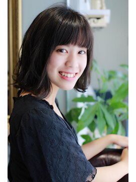 アヘッド(ahead) 軽やか外はねボブ