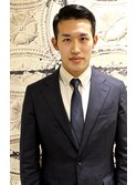 ツーブロック刈り上げサイドパートカットアッシュブラック