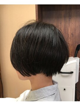 ピッカヘアーデザイン(PICKA hair-design) 襟足に浮き癖がある人のカットスタイルです☆