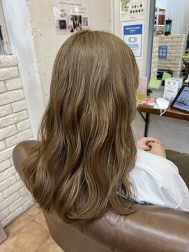 ビランチェ 池袋(bilancia) ミルクティーベージュ/グレージュ/ブリーチ【池袋/池袋東口】