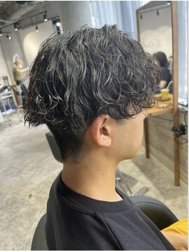 リーオオサカ(Lee Osaka) 波巻きパーマ/kana