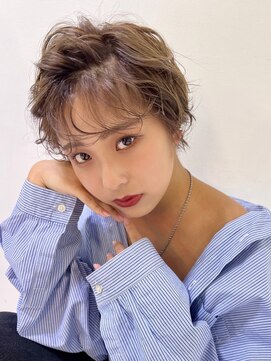 グラマシー アレックス(Gramercy alex) ミルクティーグレージュカラー×ショートボブ20代30代