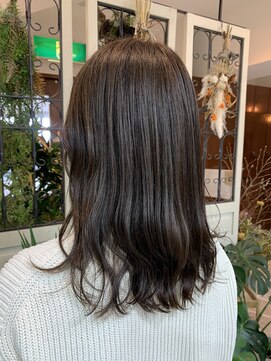 フラット 千葉(Flat.) オリーブブラウン×ゆるふわコテ巻き【千葉】