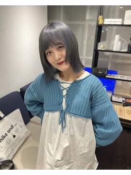 トレス(TRESS) ミディアム/プツっと/ロブ/ハイトーン/アイスブルー