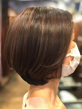 プレゼンス ネイヴィ(PRESENCE NAVY) 大人ボブ/ボブパーマ/丸みボブ