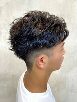 インフィニィト ネオ(INFINITO NEO) 短髪ピンパーマ