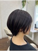 くびれショートボブミルクティーベージュ前下がりボブ30代40代