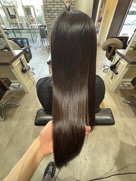 ユニ(Uni.) 艶髪ストレート