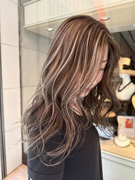 アンダーバーホワイト(_white) ハイライトブリーチ髪質改善トリートメントエクステ神戸三宮