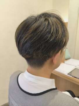 ウイバイファースト(u'i by first) ショート×ハイライトデザイン