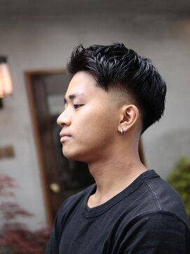 コング(KONG) ツーブロアップバング　ローフェード