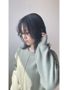 ニィー バイ ディコ(nii by Dico) 柔らかレイヤーとブルーブラック