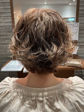 アミカ シーモール店(Amica) ミディアムパーマ