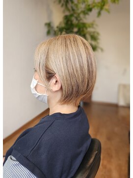 ラリベルテ(La liberte) 白髪ぼかしショート